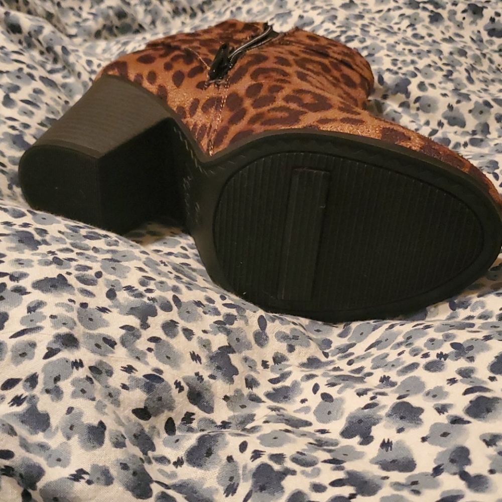 Ankle Boots - Picture 2 of 3
